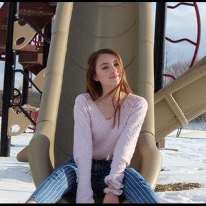 Meet your Posher, Cassandra